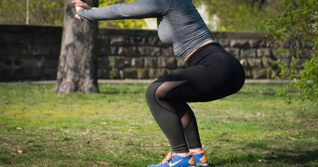 Pojďme na jaře cvičit ven: Jak pohyb venku pomáhá hubnout